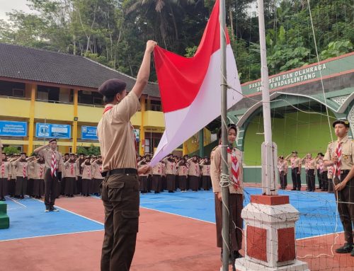Upacara Hari Pramuka Indonesia ke-64 SMA Negeri 1 Wadaslintang
